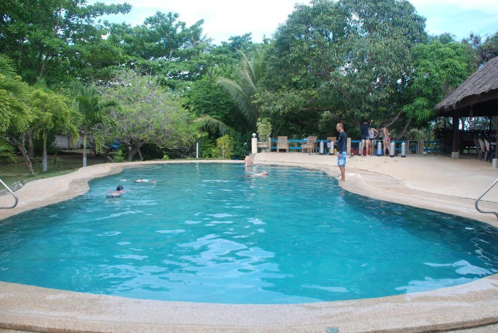 Kalipayan Beach Resort & Atlantis Dive Center 邦劳 外观 照片