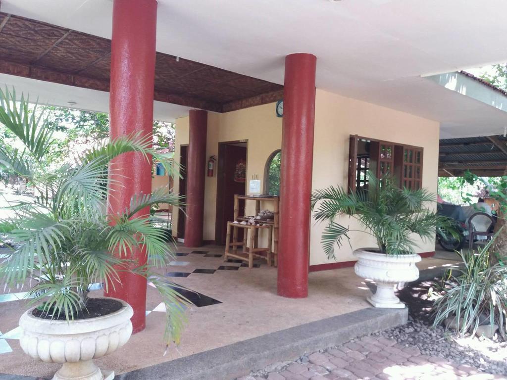 Kalipayan Beach Resort & Atlantis Dive Center 邦劳 外观 照片