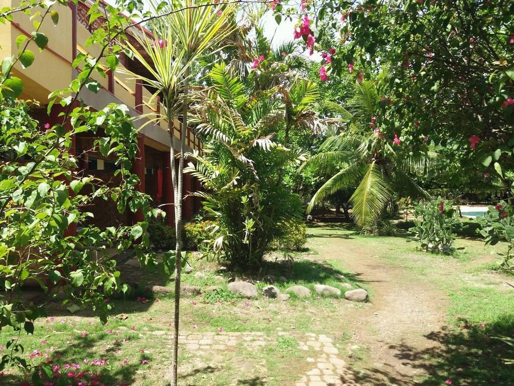 Kalipayan Beach Resort & Atlantis Dive Center 邦劳 外观 照片