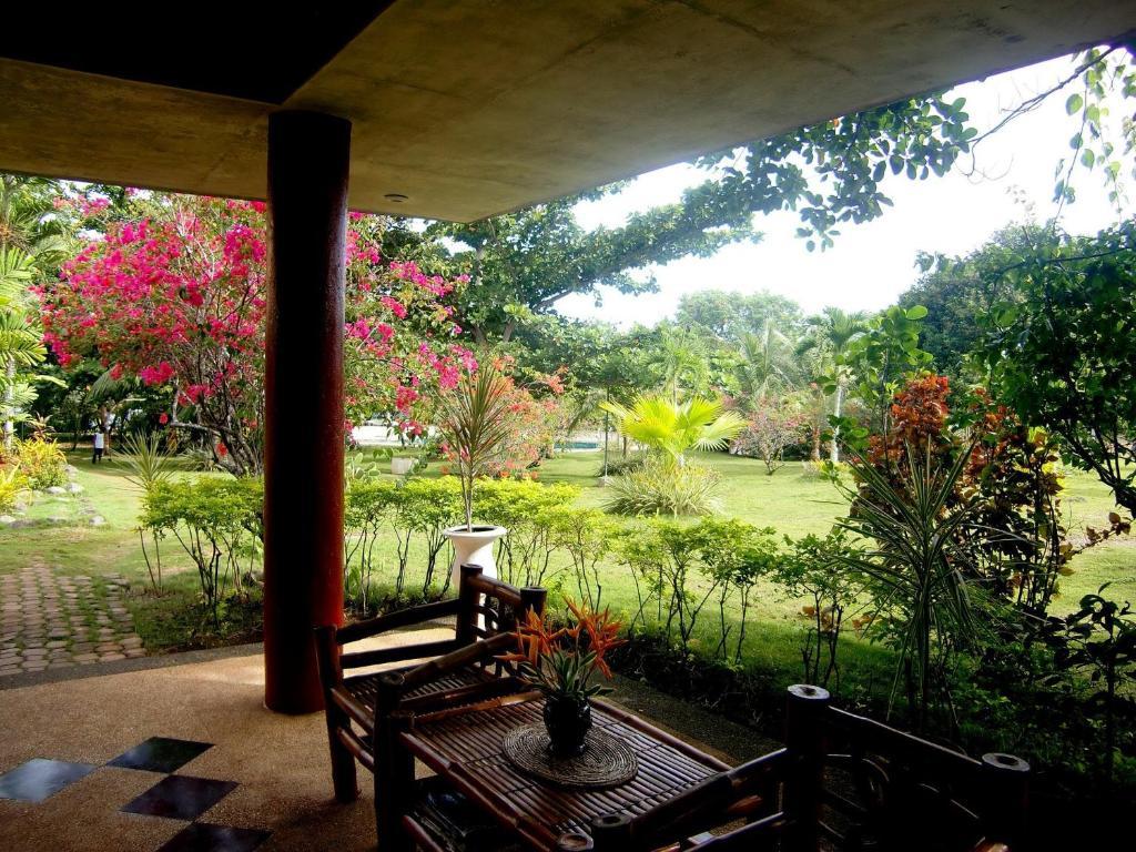 Kalipayan Beach Resort & Atlantis Dive Center 邦劳 外观 照片