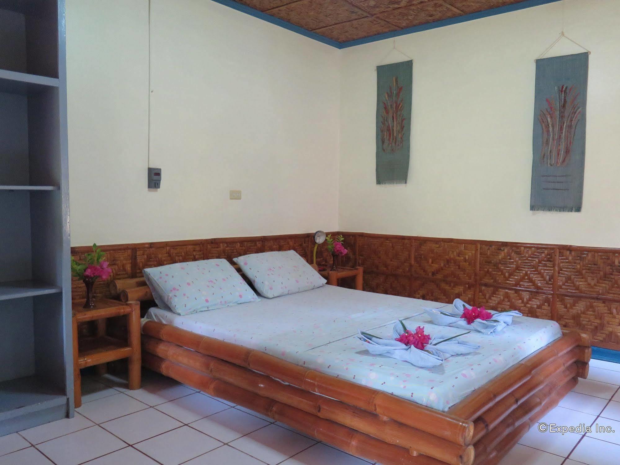 Kalipayan Beach Resort & Atlantis Dive Center 邦劳 外观 照片