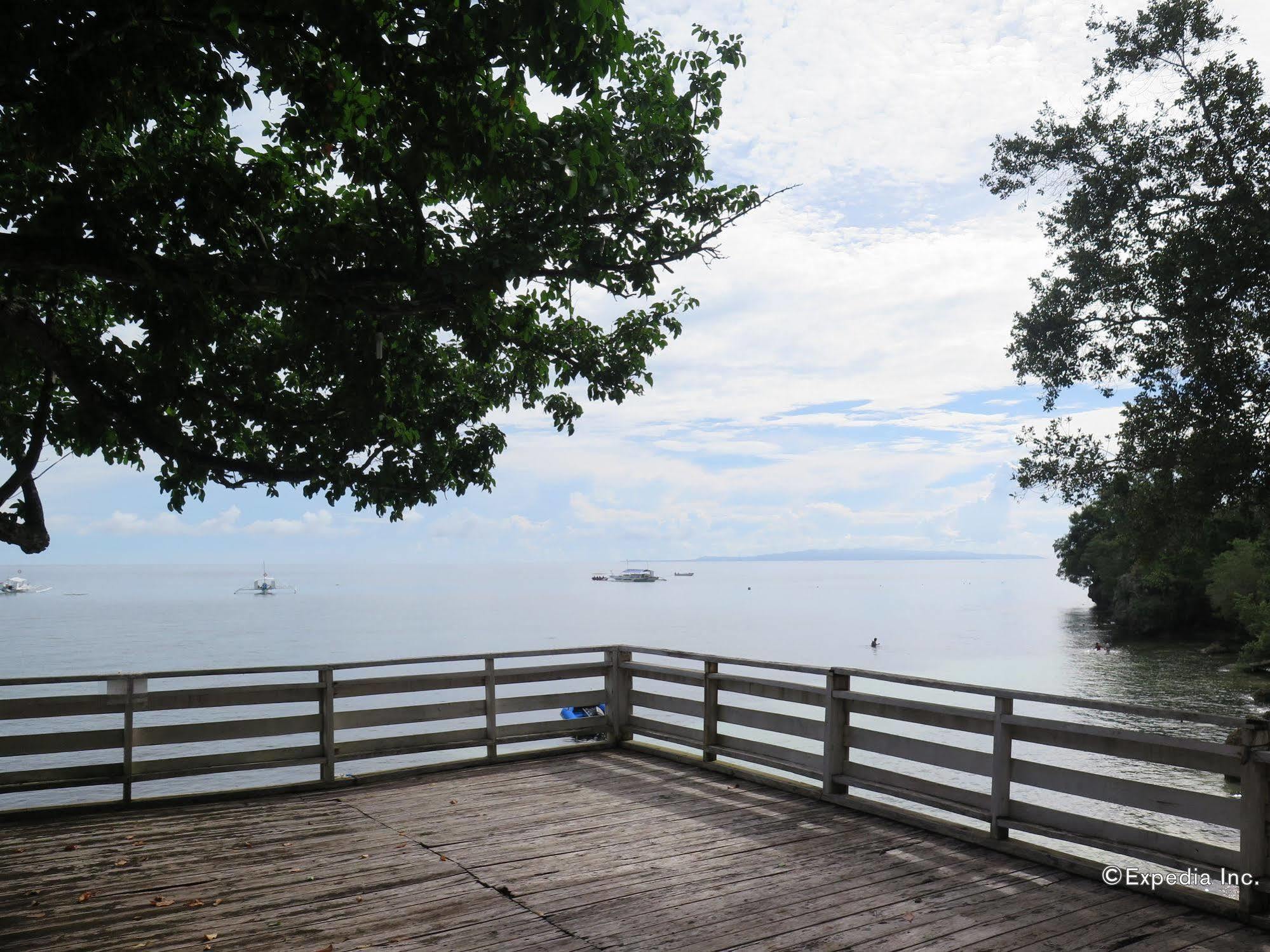 Kalipayan Beach Resort & Atlantis Dive Center 邦劳 外观 照片