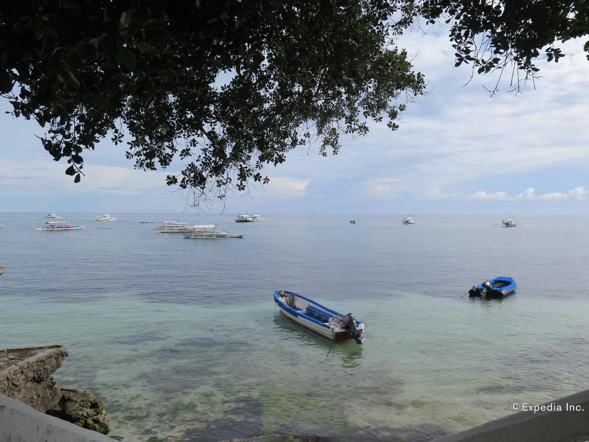 Kalipayan Beach Resort & Atlantis Dive Center 邦劳 外观 照片